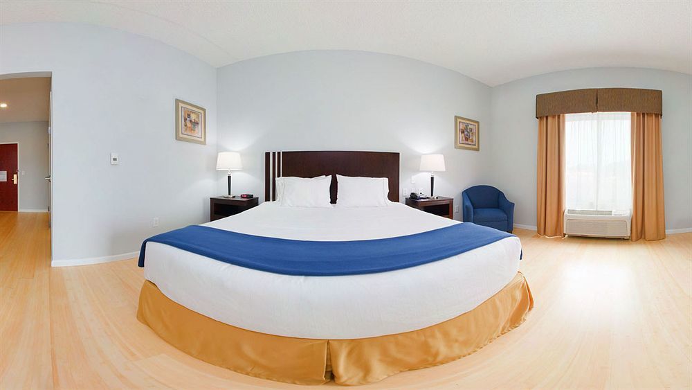 Holiday Inn Express - Bentleyville Екстер'єр фото