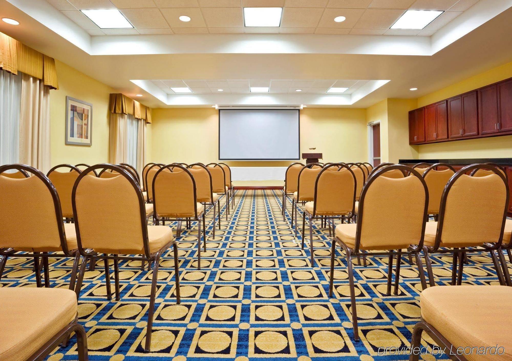 Holiday Inn Express - Bentleyville Зручності фото
