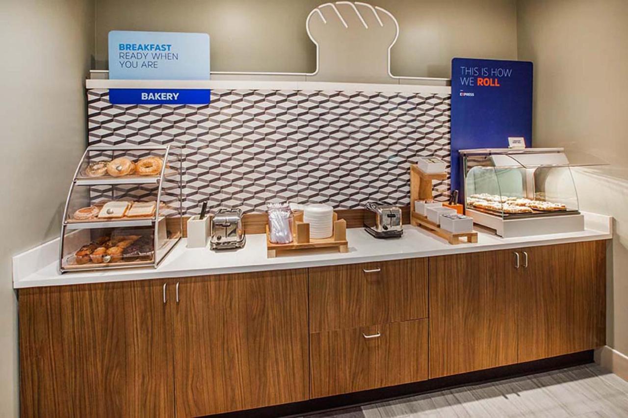 Holiday Inn Express - Bentleyville Екстер'єр фото
